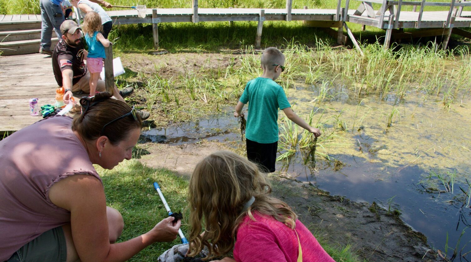 Family program opportunities at Woodland Dunes